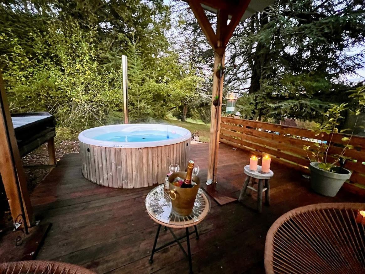 Domaine Le Manoir, Gites De Charme Et De Caractere Avec Piscines Privatisees Et Spa Nordique Fossemagne 外观 照片